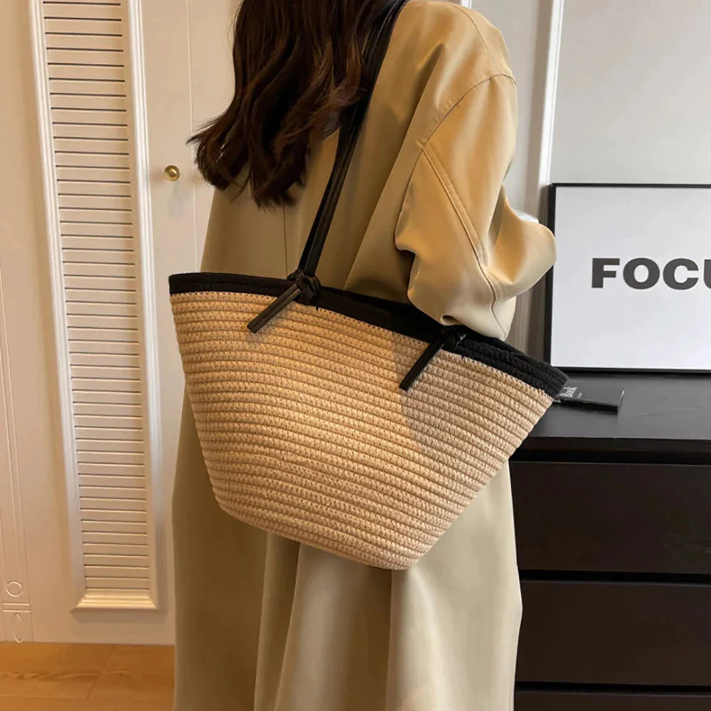 Beach Tote Bag – Spacious & Stylish for Summer Days