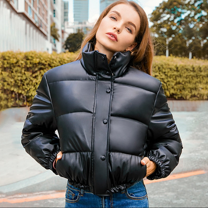 Jaqueta de Couro Feminina Elegante - Tendência Inverno 2022 03 - Jaqueta de Couro Feminina Importe Go 